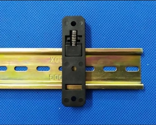 RB-233 Nhựa nylon Spring Loaded Din Standard Rail Mount Clip Đen Chiều rộng 20 mm